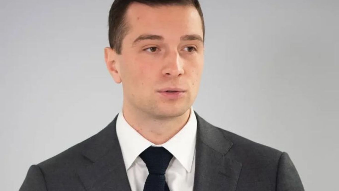 Taille Jordan Bardella