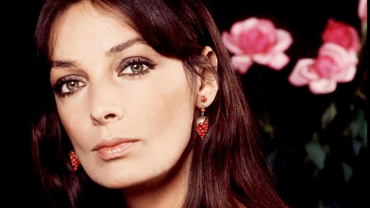 Marie Laforêt Jeune